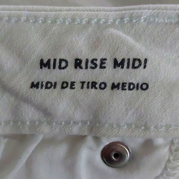 Universal  Thread white frayed jean shorts - Picture 4 of 5